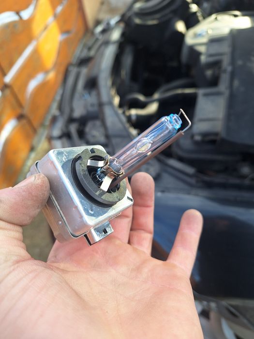 Xenoane D1s originale Osram lumină alb cald