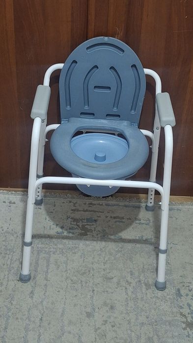 Санитарный стул туалет