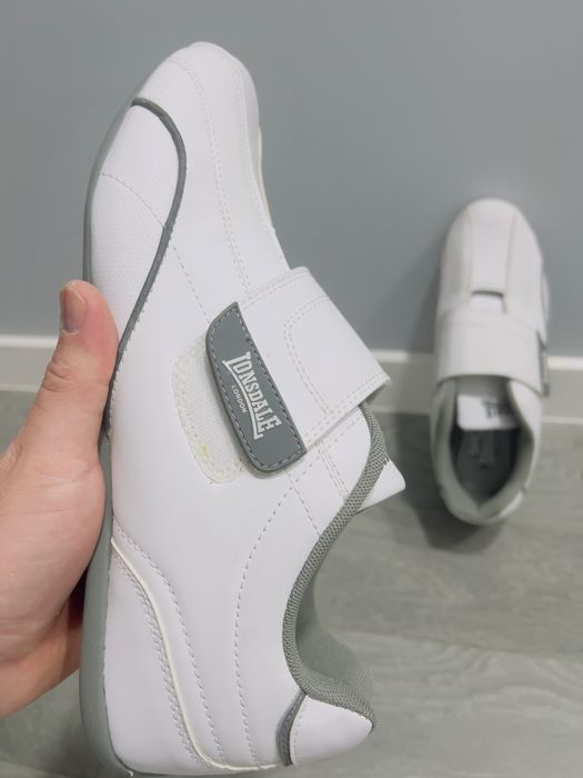 Маратонки Lonsdale