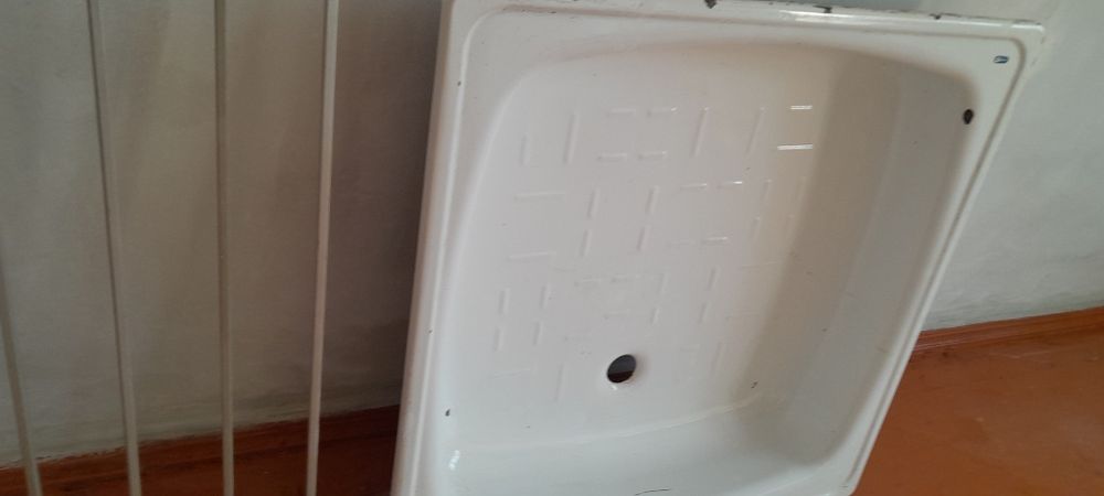 Продам поддон 80 на 80  металлический