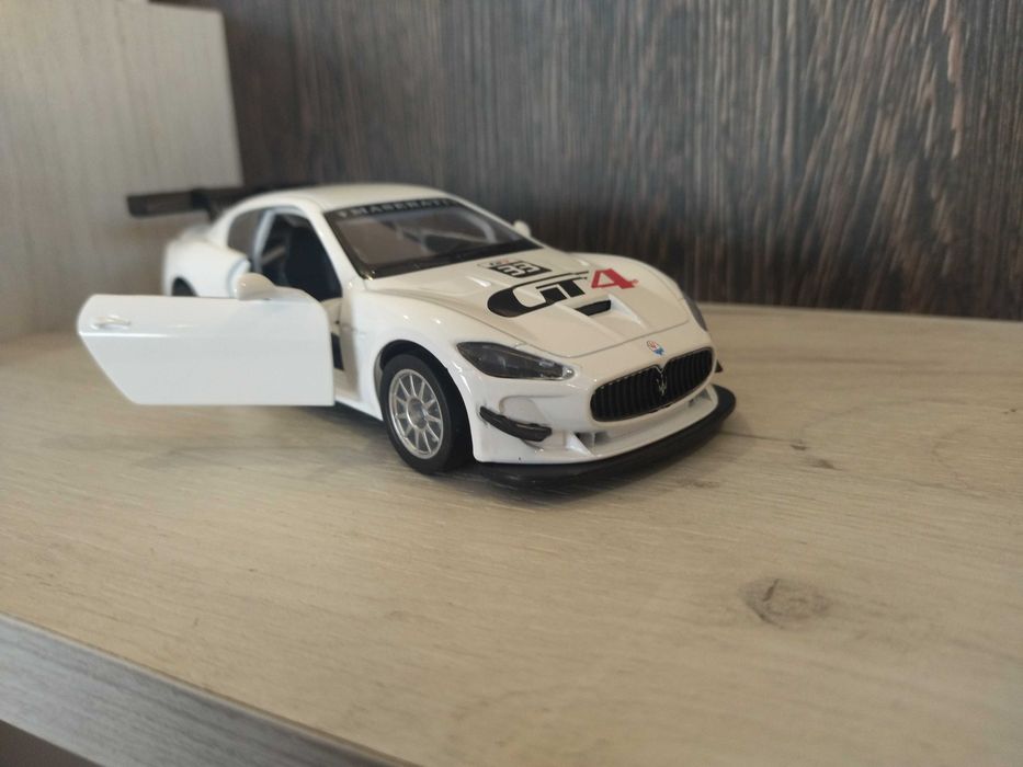 Метална количка Maserati Gran Turismo MC GT4 !!!