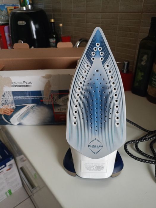 vând fier de călcat Tefal Ultragliss Plus, produs de calitate superioa