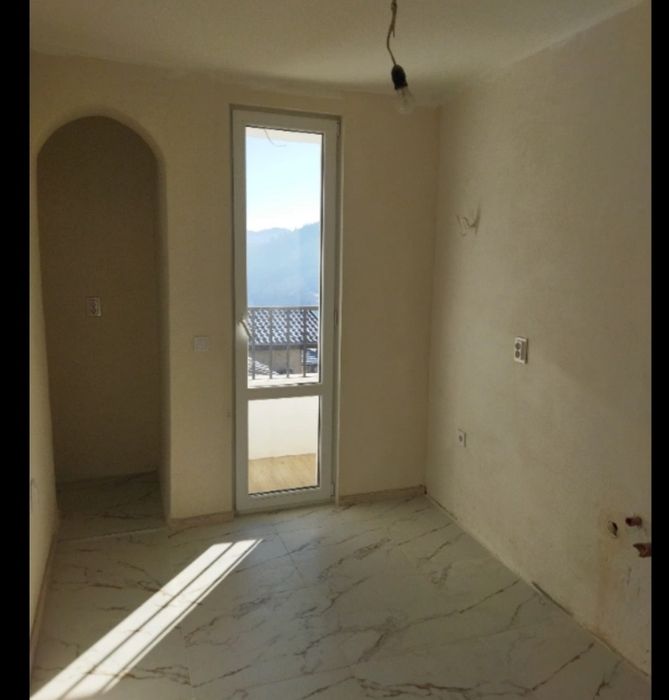 Продава четиристаен апартамент в топ центъра на гр.Смолян