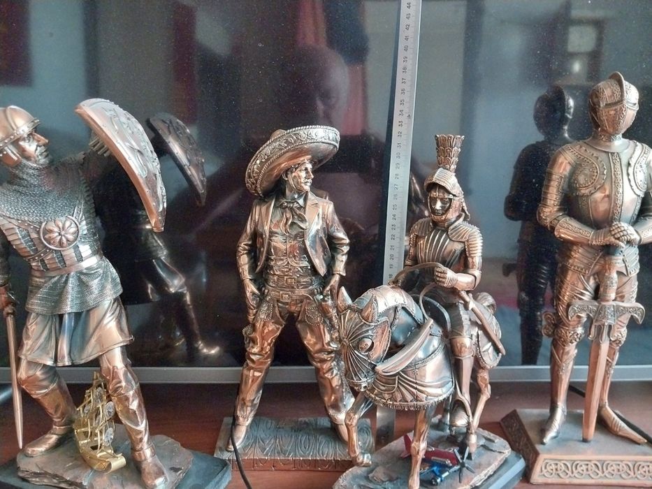 Каминные фигуры .