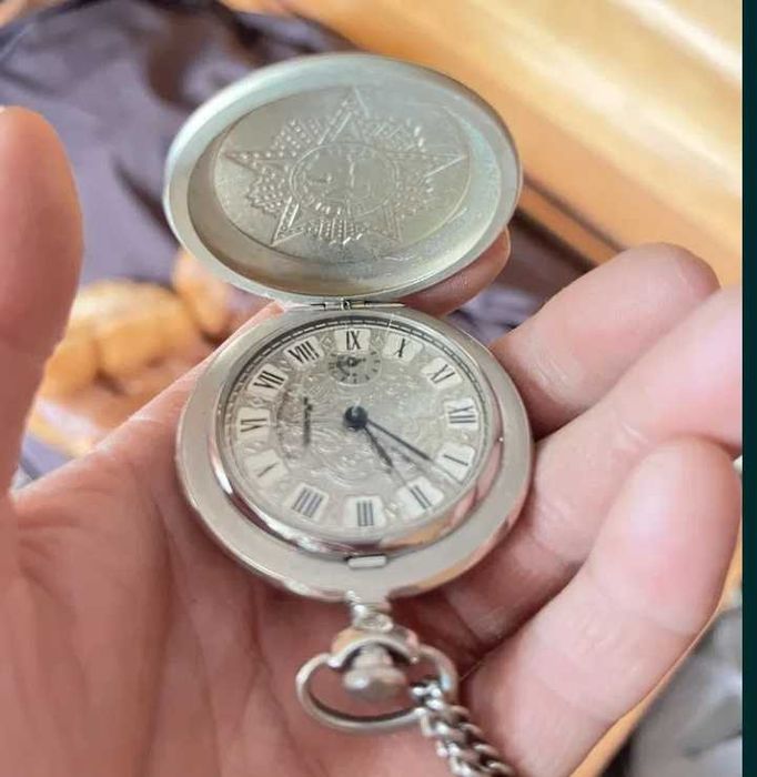 Часы "Молния"к 55 -летию победы.