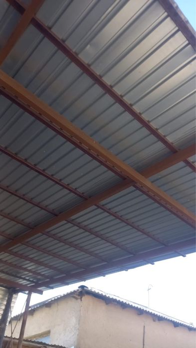 Навес с каркасом и профнастилом