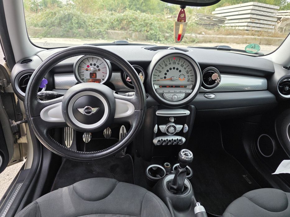 Vând Mini Cooper