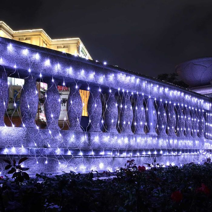 Коледни LED лампички мрежа 150см х 150см студено бяла светлина 144LED диода