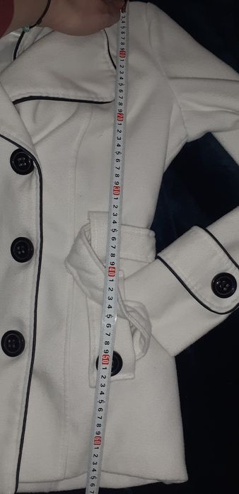 Късо дамско палто