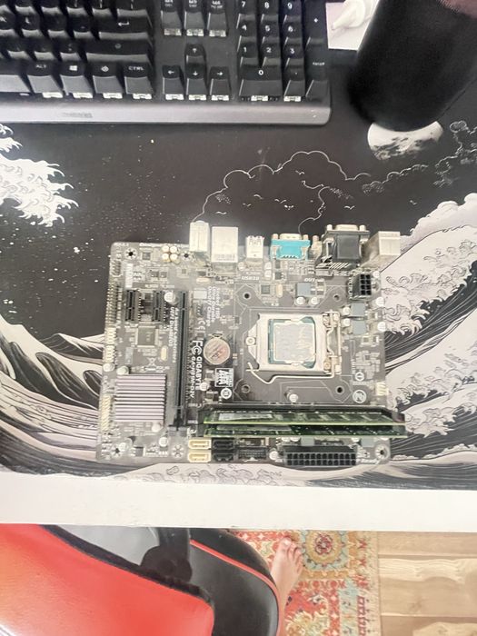 Gigabyte placa de baza.