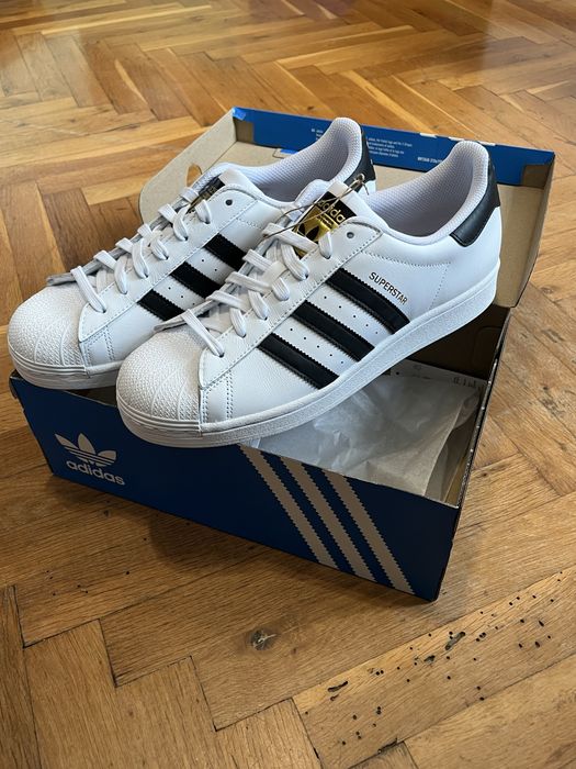 Adidas Superstar   43 1/3
