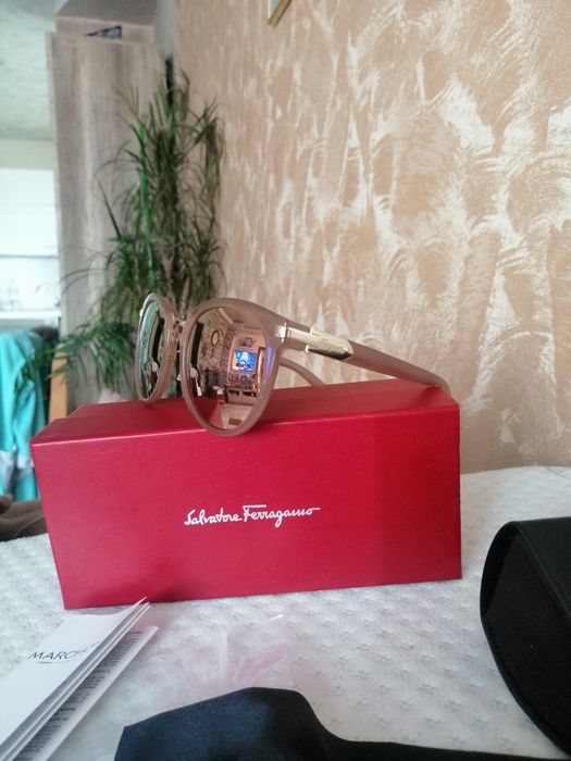 Чисто нови дамски, дизайнерски, слънчеви очила Салваторе Феррагамо