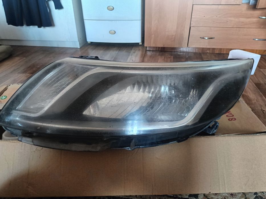 Фара от автомобиля