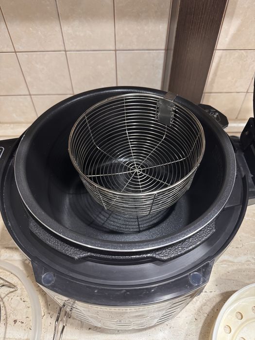Продам мультиварку REDMOND RMC-M110