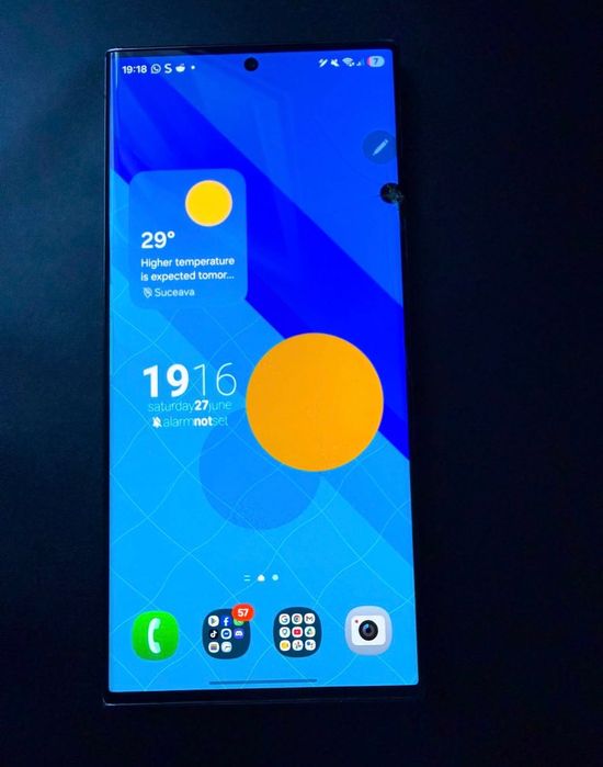 S23 Ultra funcțional cu display crăpat / spate zgâriat