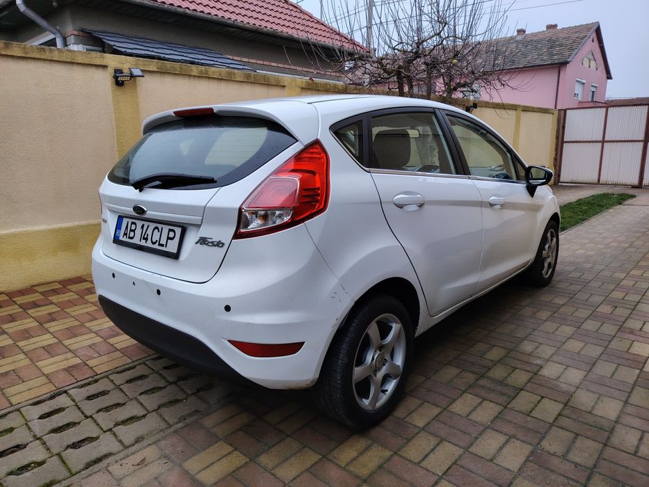 Ford Fiesta 1.6tdci Euro 5 an 2013 A/C LED