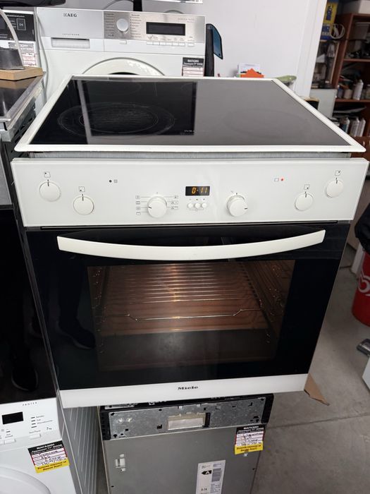 Фурна и плот за вграждане Miele