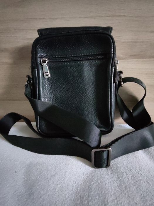 Барсетка черная от компании H.T