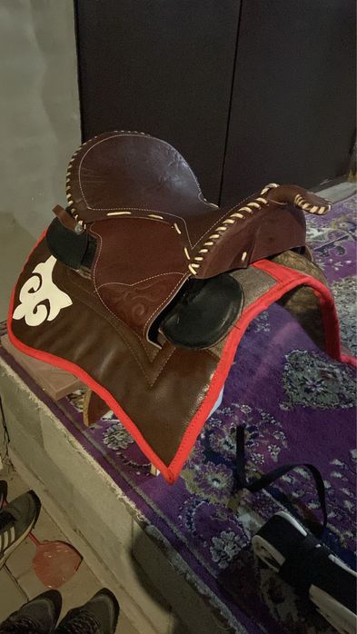 Продам седло комплект
