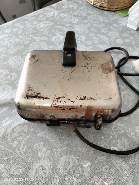 Продам вафельницу