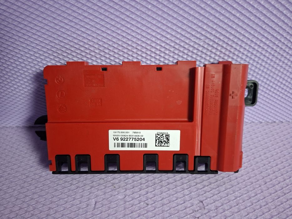 Distribuitor borna plus baterie BMW F20 F21 F22 F23 F30 F31 F32 F34 Cod 9227752 in stare buna de funcționare