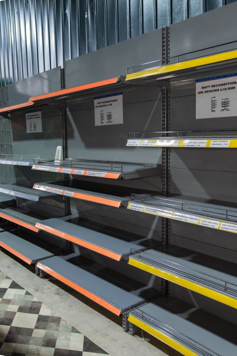 Rafturi metalice pentru spatii comerciale