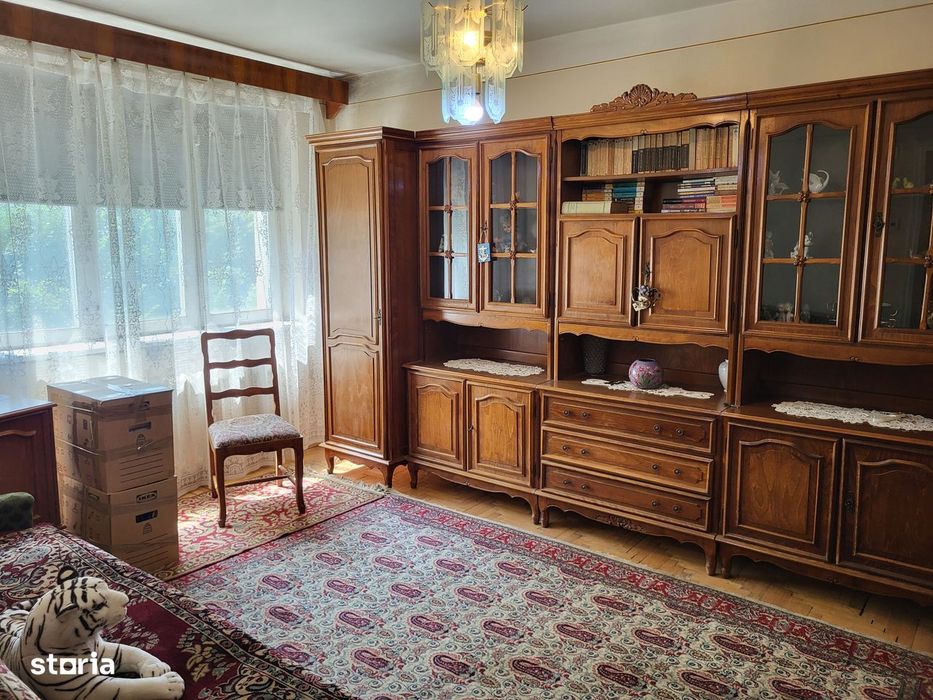 Apartament 2 camere, etaj 1, zonă gara Focsani.