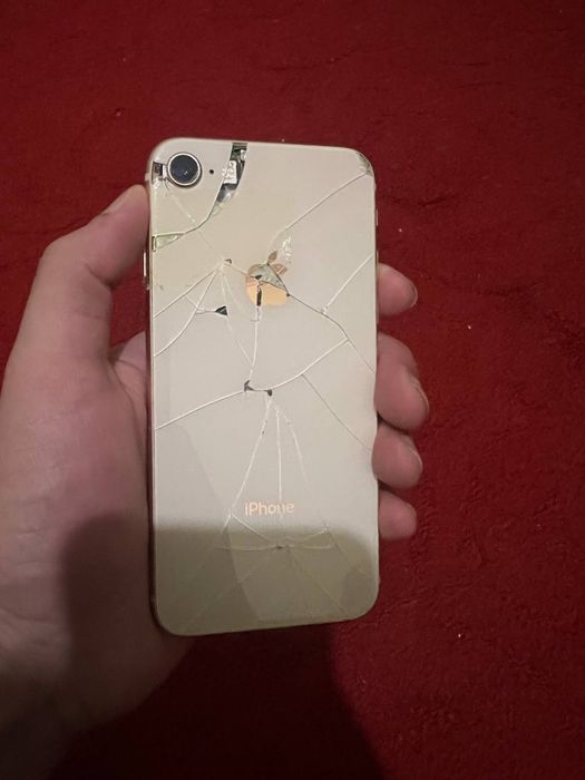 Iphone 8 arzon.