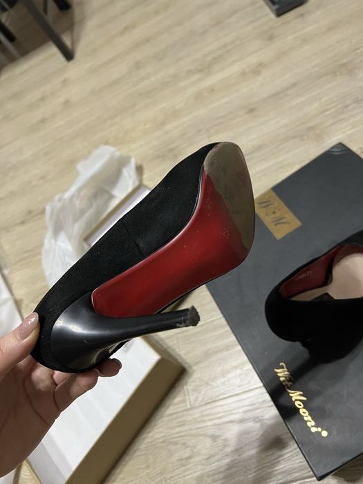 Продам туфли замш