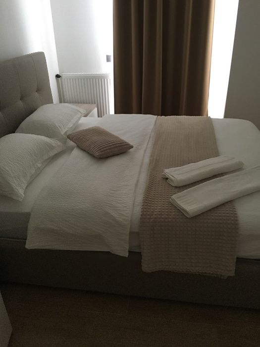 Inchiriez apartament in regim hotelier 3 camere langa Shopping City