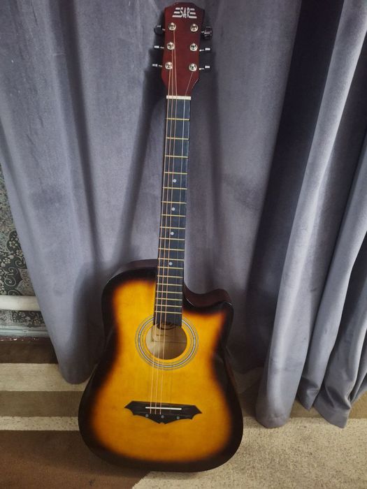 Гитара сотилади!!!