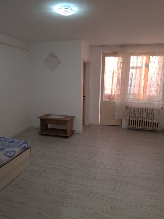 Inchiriez gardoniers