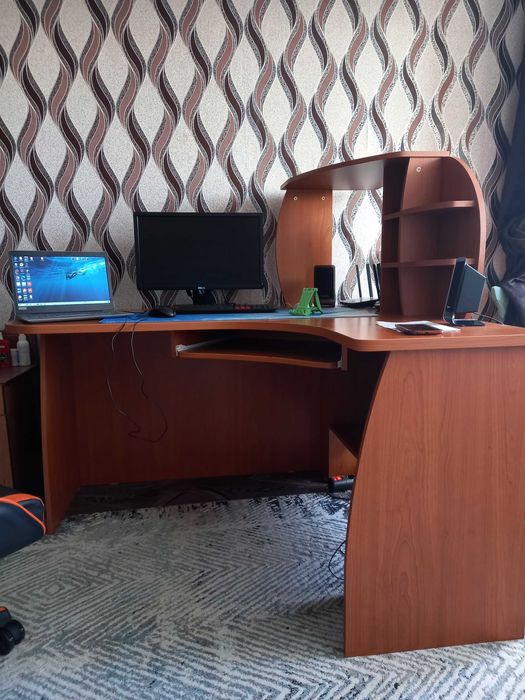 Стол компьютерный