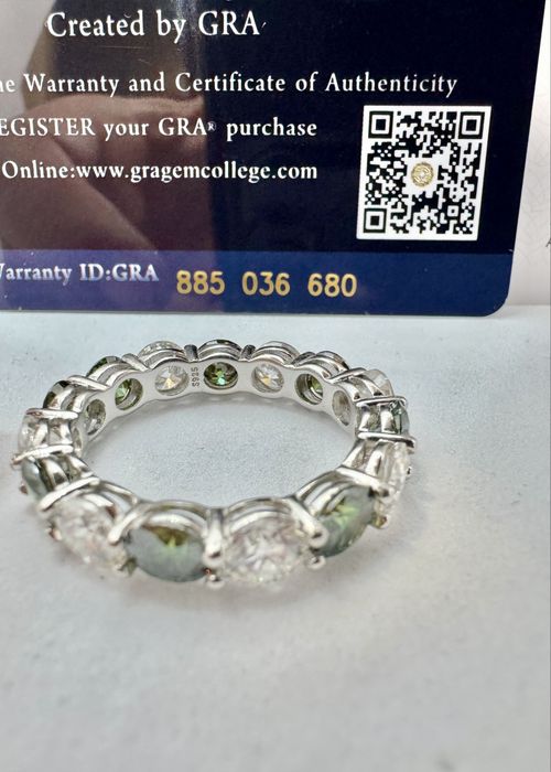 Сребърен пръстен с мойсанит (Диамант) 7.5 карата