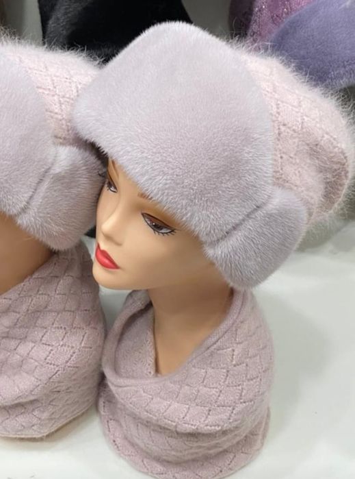 Продам новую  шапку с хомутиком