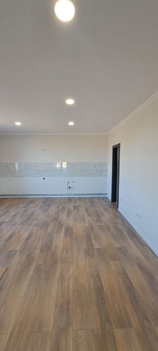 Casă modernă de vânzare în Leș - la 15 min de Oradea, 3 camere