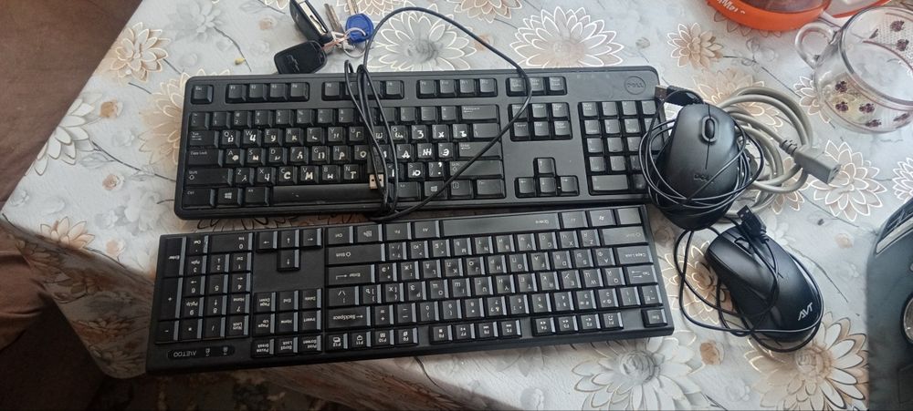 Продаётся систем блок, колонки, вытяжка, унитаз