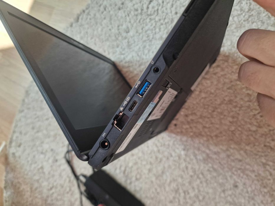 LAptop FUJITSU i5 gen 8 ssd512gb ram 16gb 14"fhd baterie 3 ore ca NOU