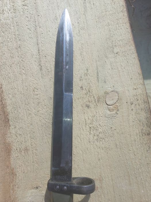 Baioneta militara Spania