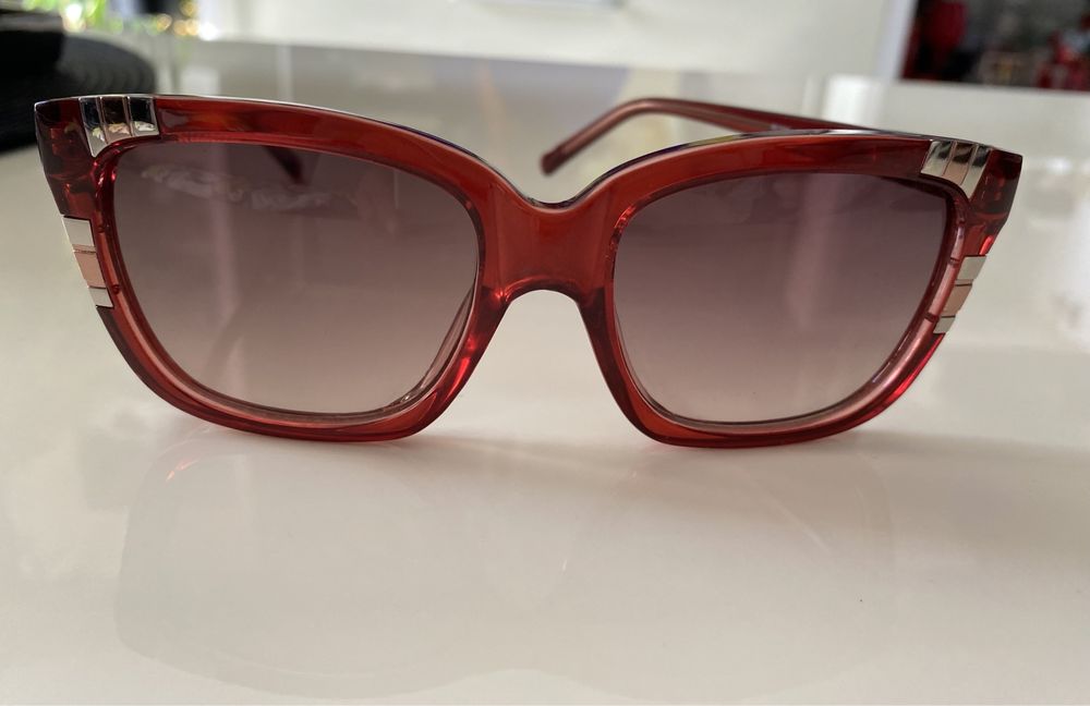 Дамски слънчеви очила Guess