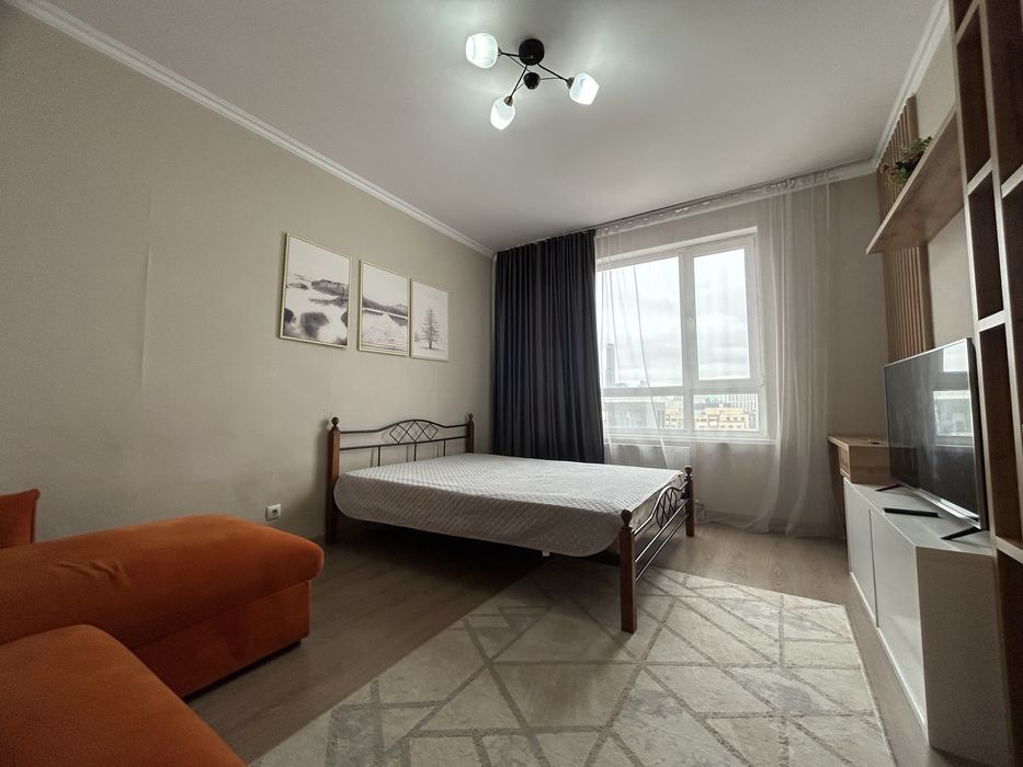 Левый берег. Хан шатыр. Медцентры.