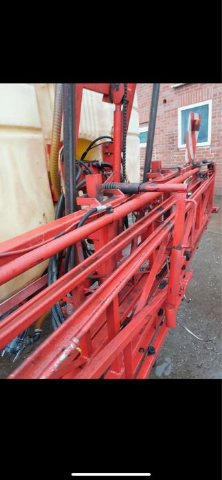 Навесна пръскачка  Holder 1000л