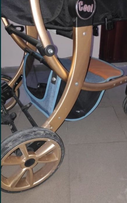 Коляска трансформер 15 000 срочно