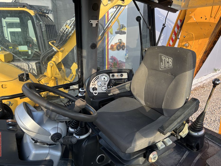 Buldoexcavator JCB 3CX  2 cupe / lame paleti