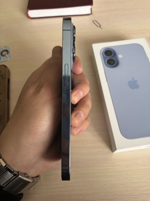 Продаю Iphone 13pro