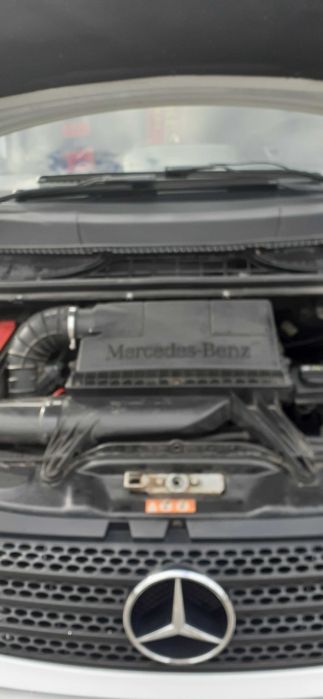 Vând Mercedes Vito