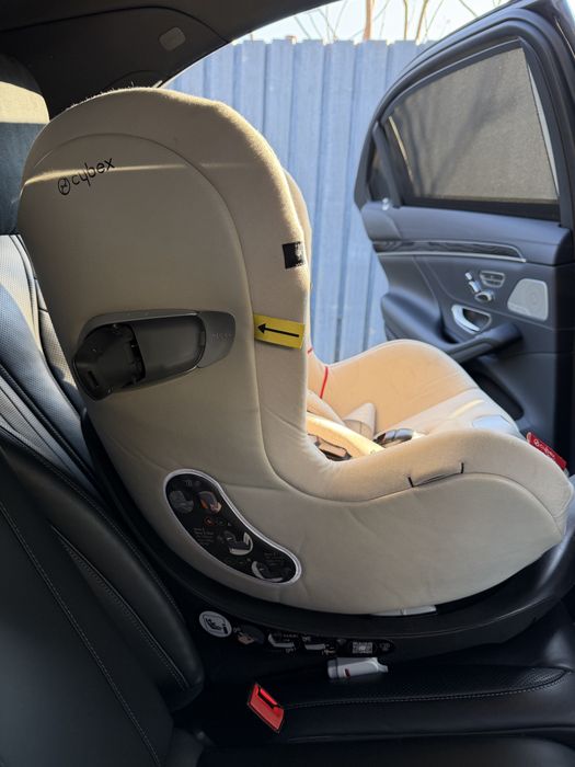 Детско столче за кола + база Cybex Ferrari