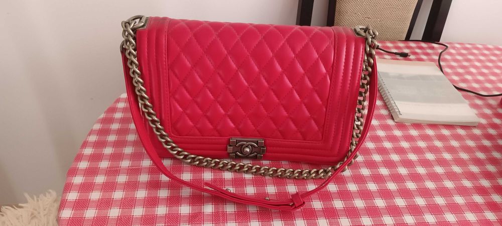 Продавам чанта тип Шанел