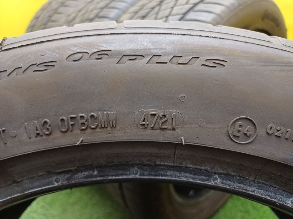 Шины 245/45 R17 Continental комплект.