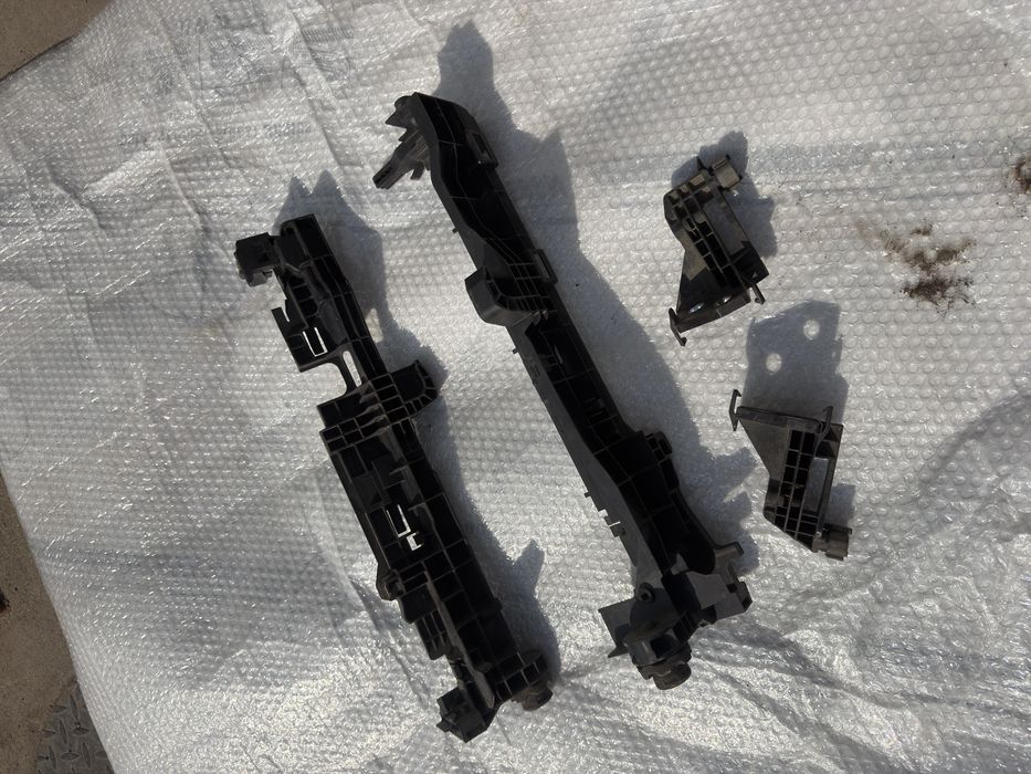 Фар,решетки,планки за рогове,държачи за радиатори